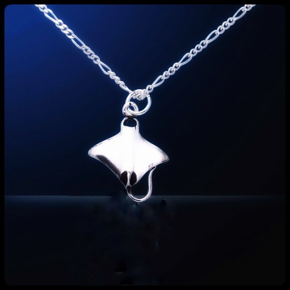 Peter Stone Other - Sterling Silver Dainty Stingray Necklace